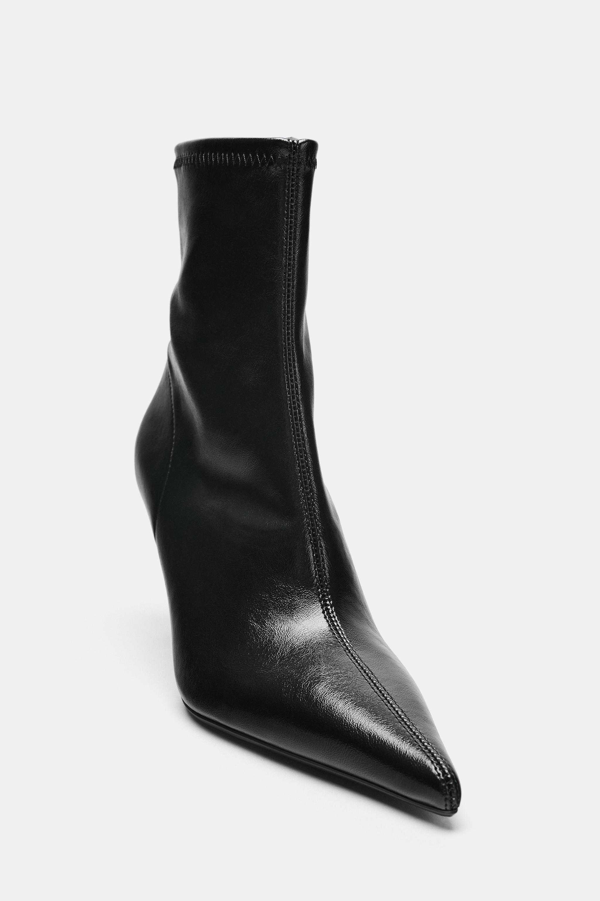 BOTTINES À TALONS